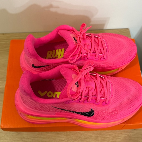 Nike Women's Neon Pink Platform Running Shoes with Black Swoosh - Picture 6 of 8